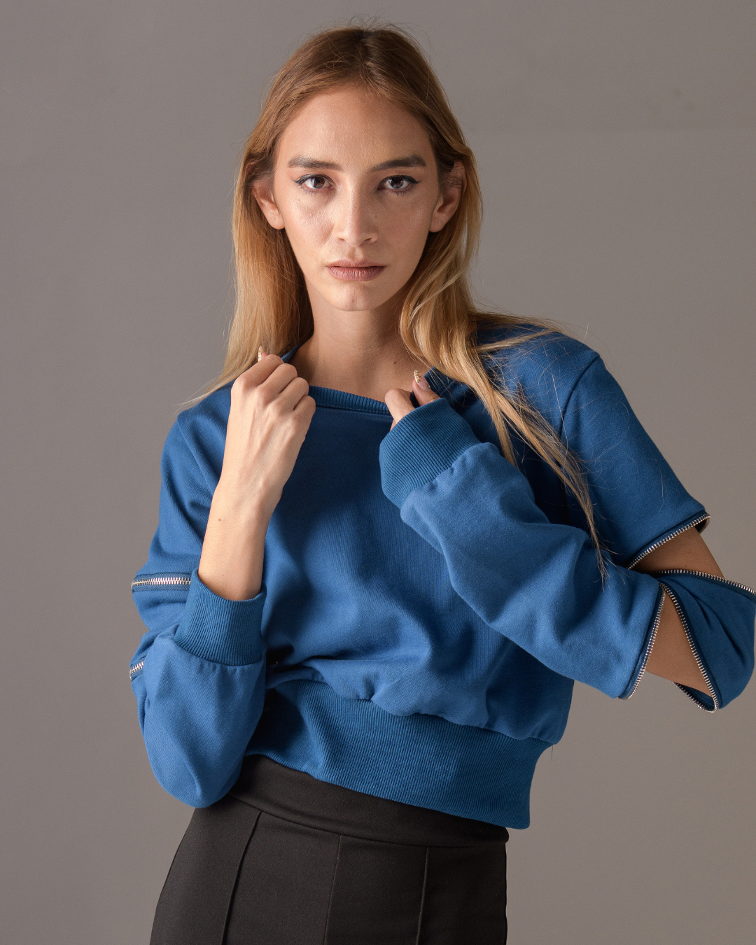 Zipper blue sweater