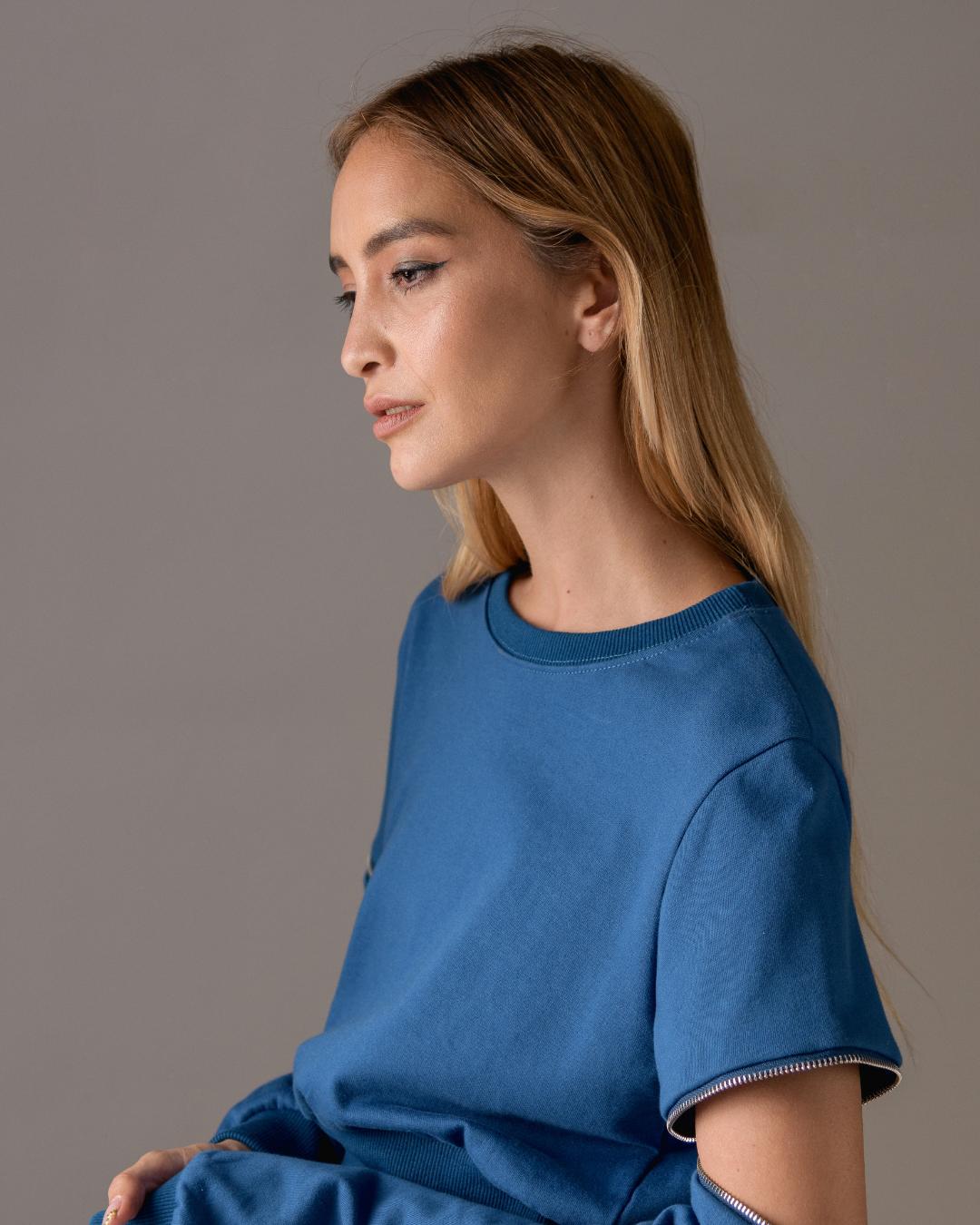 Zipper blue sweater