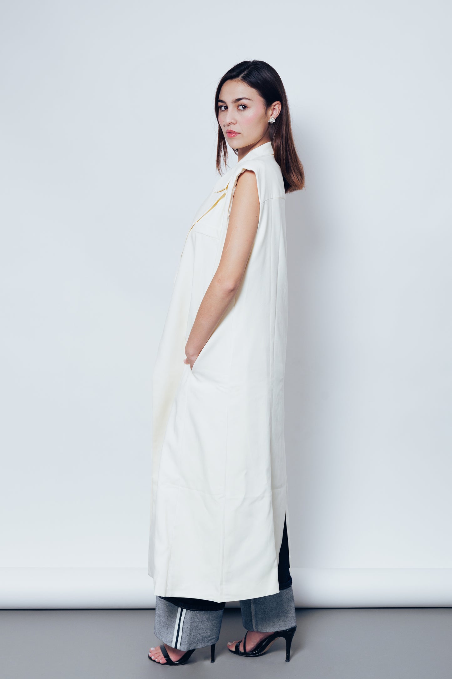 Sleveeless longline blazer