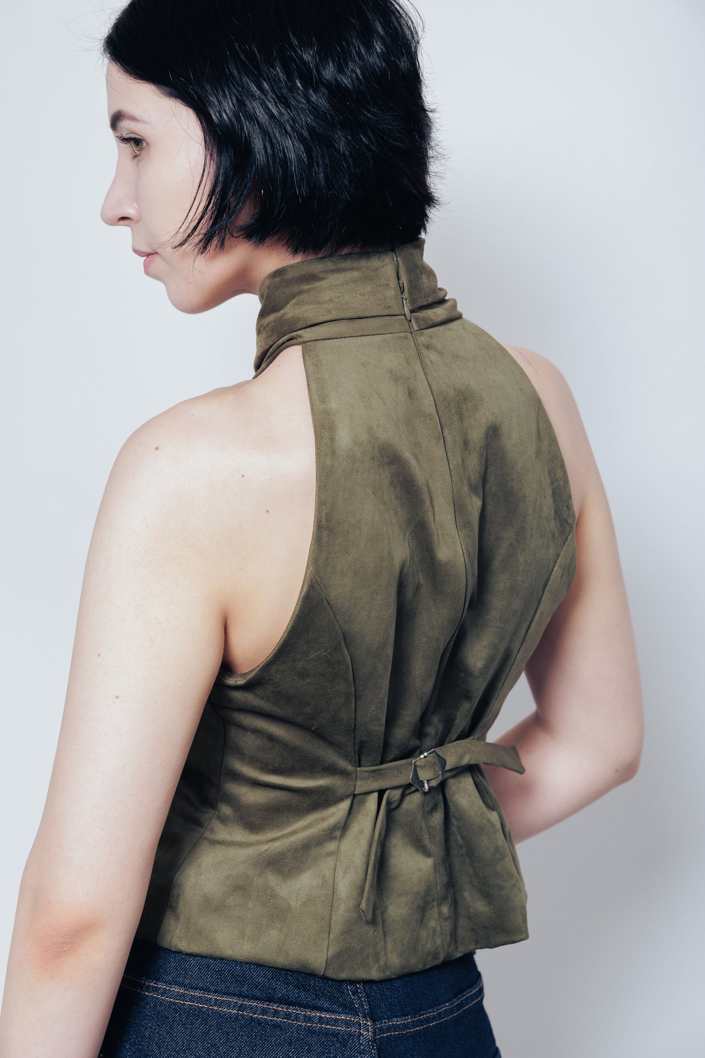 sleeveles olive halter