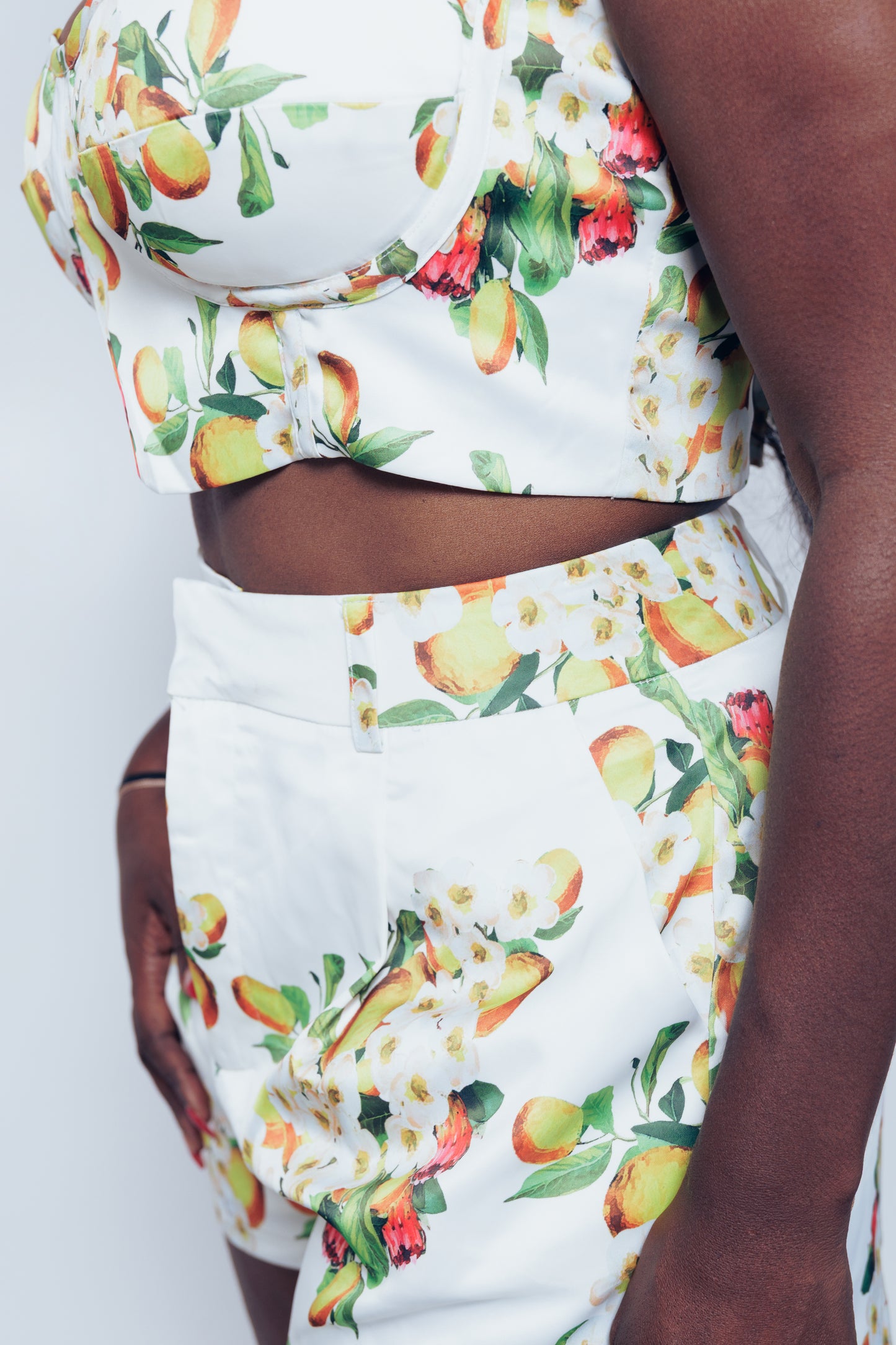 Noir garden set floral